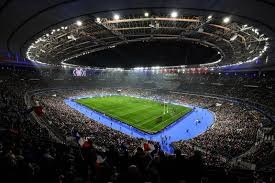 尴尬，掘金替补竟为詹姆斯起立鼓掌